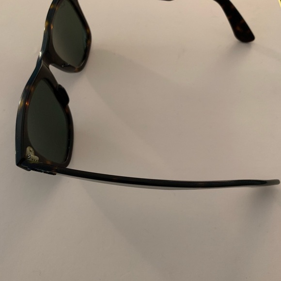 Rayban Wayfarer Tortoise - Picture 4 of 5